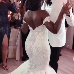 Off-Shoulder Mermaid Wedding Dress White Ivory Embroidered Lace Sweetheart Neckline With Train For Petite Women Vintage Style - Product Image 2