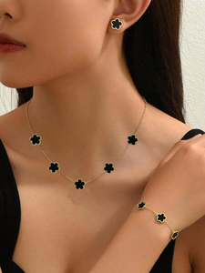 Set di Gioielli in Acciaio Inossidabile Placcato Oro 18K, Elegante e alla <span class=keywords><strong>Moda</strong></span> per Uso Quotidiano e Vacanze, Impermeabile e Resistente allo Sbiadimento - Product Image 3