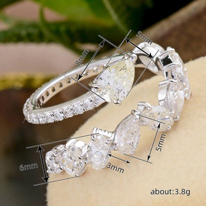 Anello a tre punte a forma di goccia per donna, gioiello da dito alla moda e scintillante - Product Image 5