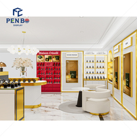 Design d'intérieur de boutique de parfums haut de gamme, vitrine de présentation de parfums en marbre et bois sur mesure, décoration murale pour boutique de cosmétiques