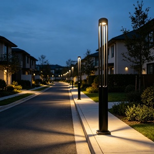 Lampe de cour électrique personnalisée IP65 à LED, lumineuse sur quatre côtés, en aluminium, avec poteau, pour garage et usage extérieur - Product Image 2