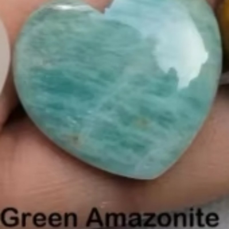 Coeur de cristal d'amazonite bleu clair