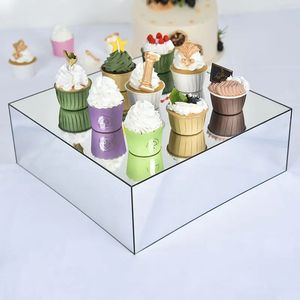 Support de gâteau en acrylique transparent moderne |   Boîte de présentation de cadeau de mariage personnalisée avec base gravée au laser - Product Image 6