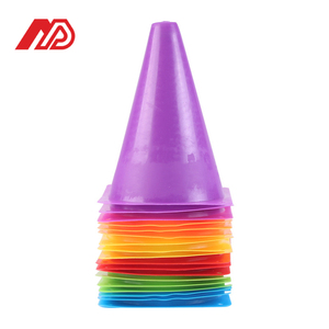 Attrezzatura per Allenamento Calcistico in Vendita, Coni per Agilità da 7 Pollici (18 cm) per Allenamento Sportivo - Product Image 1