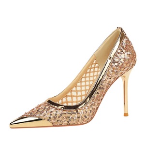 Nouvelle Robe à Paillettes en Maille Pointue et Décolletée Printemps-Été 2025 avec Talons Hauts - Product Image 1