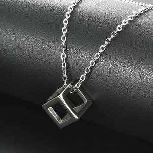 Collier avec pendentif cube creux 3D simple en acier inoxydable pour hommes et femmes, bijoux unisexes, collier géométrique, cadeau - Product Image 2