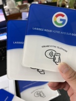 Carte de visite professionnelle en acrylique avec NFC, compatible Google Review, paiement sans contact, affichage Google Maps et réseaux sociaux pour menus de restaurants et paiements en magasin