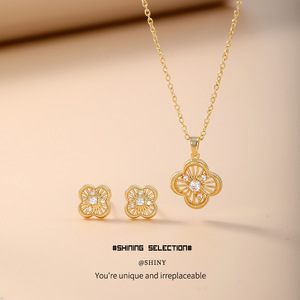 Four <b>Leaf</b> Clover Copper Alloy Necklace Set For Women <b>Light</b> Luxury Clavicle Chain Everyday Wear - Product Image 4