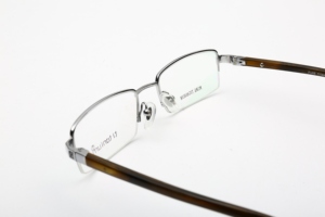 6724 Montura de Titanio Puro de Grado Empresarial, Antialérgica, Modificada para Corregir la Forma del Rostro, <span class=keywords><strong>Miopía</strong></span>, <span class=keywords><strong>Astigmatismo</strong></span>, etc. - Product Image 4