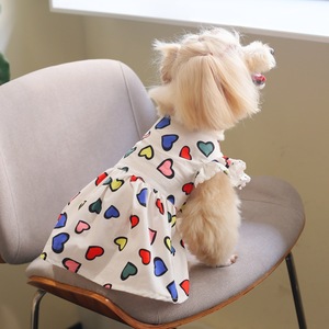 Robe mignonne à imprimé cœur et manches courtes, adaptée aux chats et aux chiens, parfaite pour toutes les saisons. Conception sans manches pour animaux de compagnie - Product Image 3