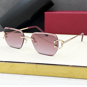 <span class=keywords><strong>Occhiali</strong></span> <span class=keywords><strong>da</strong></span> <span class=keywords><strong>Sole</strong></span> Senza Montatura CT0597 di Qualità alla Moda <span class=keywords><strong>per</strong></span> Uomini, Donne e <span class=keywords><strong>Bambini</strong></span>, Lussuosi, Leggeri, Anti-UV UV400, Comodi <span class=keywords><strong>per</strong></span> le Vacanze - Product Image 2
