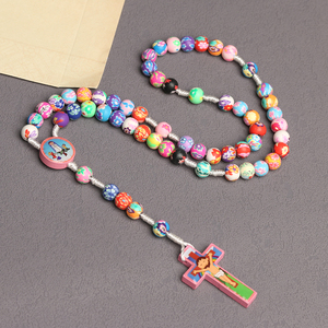 Mecrt <span class=keywords><strong>Collana</strong></span> <span class=keywords><strong>Rosario</strong></span> per Bambino con Ciondolo Croce di Gesù in Argilla Polimerica Colorata e <span class=keywords><strong>Catena</strong></span> di Perline Regalo per Prima Comunione e Battesimo - Product Image 1