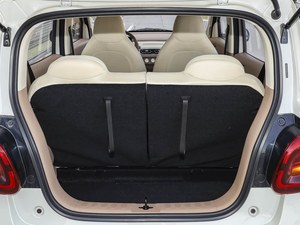 Hongguang MINI EV 2025, Cuarta Generación, Modelo Avanzado de Cuatro Puertas - Product Image 5