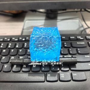 Jouet anti-stress en forme de cube de maltose transparent en nid d'abeille, jouet sensoriel en cristal à récupération lente - Product Image 2