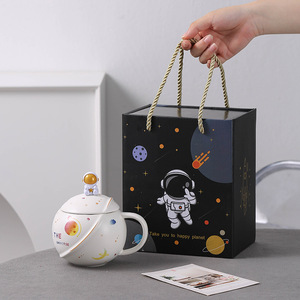 Tasse de planète en relief Tasse en céramique d'astronaute mignon Tasse à eau souvenir - Product Image 2