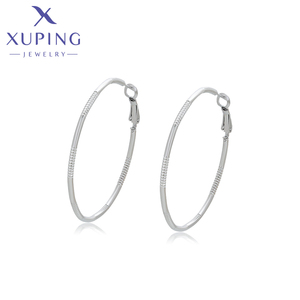 T000845457 Xuping Jewelry joyería de moda pendientes de aro simple giratorio platino plateado color pendientes de acero inoxidable - Product Image 1