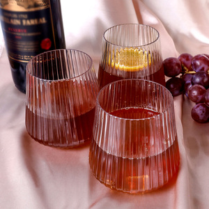 Verre à whisky réutilisable en PET incassable de 12 oz, à rayures verticales transparentes, élégant pour bar à domicile, réceptions de <span class=keywords><strong>mariage</strong></span> et cocktails - Product Image 4