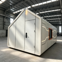 Capsule spatiale triangulaire spéciale en verre panoramique intelligent, unité soudée incurvée pour maison-capsule de glamping de luxe