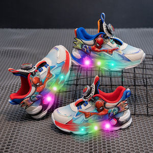 Baskets <span class=keywords><strong>LED</strong></span> en maille Cema pour enfants, chaussures décontractées pour garçons, style Spider-Man, design lumineux de dessin animé pour le printemps - Product Image 3