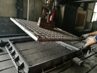 Couvercle de manhole en fonte gris de haute qualité OEM Shengri, conforme aux normes de test, fabriqué en Chine