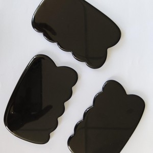 Herramienta de Masaje Gua Sha Corporal y Facial de Obsidiana Negra en Forma de Peine - Product Image 6
