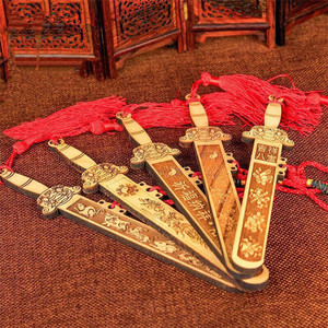 Épée en bois de pêcher Linglong Pavilion 19 cm, gravée au laser, style chinois, ornement décoratif avec pompon rouge - Product Image 3