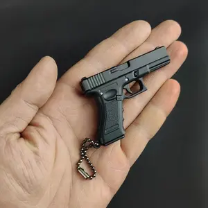 Lega in miniatura modalità 1:3 Glock G17 in lega portachiavi espulsione regalo ciondolo pistola modello portachiavi