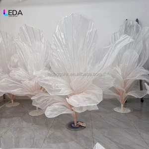 Flores de Magnolia Gigantes Hechas a Mano con Organza LEDA, Centro de Mesa Romántico y de Ensueño para Decoración de Bodas y Fiestas - Product Image 3