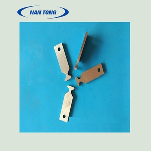 Placa de elevación de gancho ajustable Nantong M2000 de metal para accesorios de grapadora de cabezal único - Product Image 1