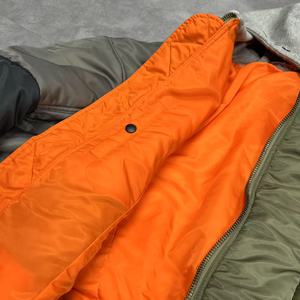 Giacca da Uomo di Alta Qualità in Stile Streetwear, Pesante, con Design a Contrasto e Chiusura a Zip - Product Image 4