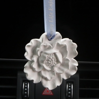Diffuseur d'huiles essentielles en porcelaine, parfum d'ambiance pour voiture et armoire, fleur en céramique suspendue, désodorisant d'intérieur