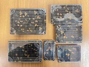 Emballage alimentaire de luxe rectangulaire doré à emporter, de qualité alimentaire, imprimé japonais, pour sushis et sandwichs, en matériaux recyclés, avec couvercle en PET - Product Image 6