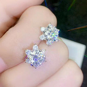 Orecchini in Oro Bianco con Diamanti Taglio Brillante Rotondo Colore D Naturali Certificati GIA Gioielli Classici da Donna per Matrimonio - Product Image 4