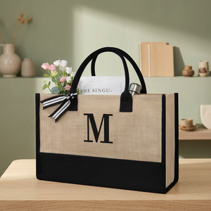 Bolso Tote Personalizado de Piel Sintética con Diseño Pintado a Mano y Cierre de Cremallera - Excelente Regalo para Mujeres y Maestras para Bodas, Playa o Vacaciones - Product Image 6