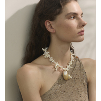 Collier en perles de coquillage de luxe JINYOU 627, pendentif en forme de coquille, chaîne en acier inoxydable plaqué or, bijoux pour femmes