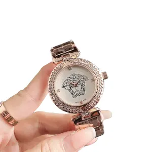 새로운 사용자 정의 로고 디자인 럭셔리 클래식 스타일 남성용 비즈니스 손목 시계 남자를위한 럭셔리 방수 석영 시계