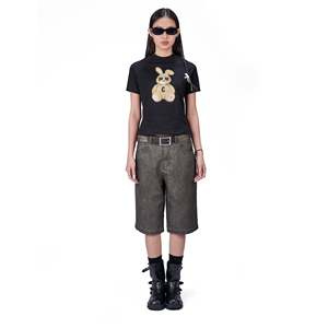 T-shirt court ajusté en coton premium pour femme, avec impression sérigraphique de haute qualité, modèle adorable. - Product Image 5