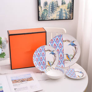 Vente en gros de vaisselle de luxe moderne en porcelaine osseuse, plat en céramique à bordure dorée à motif flou durable pour la maison, mariage et fête - Product Image 1