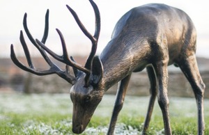 Reno de bronce de pie, artesanías de Metal, escultura de jardín de granja y modelo de obra maestra, estatua de Reno de Navidad a la moda para exteriores - Product Image 2