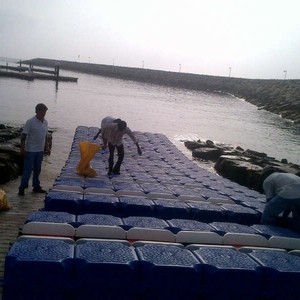 HDPE Flotante Jet Ski Dock Drive en Boat Dock Marine Candock Flotante Pontón Puente - Product Image 4