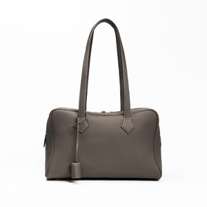 ODM&OEM 2026 Fabricant Fournisseur Meilleures ventes Sac à bandoulière polyvalent en cuir pleine fleur véritable, à fermeture éclair, forme oreiller, motif litchi - Product Image 3