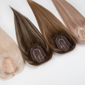 Extensions de cheveux naturels européens Remy blonds personnalisés 5x3 pouces, ondulations profondes, avec frange, densité 130%, base en dentelle et PU, nouées à la main, à clipser - Product Image 6