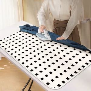 Alfombrilla de planchado para el hogar, alfombrilla aislante del calor, pequeña, portátil, plegable, adecuada para usar en camas. - Product Image 3