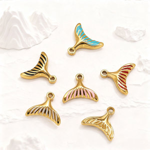 Dijes Personalizados Impermeables al por Mayor, Chapados en Oro de 14k y 18k, de Acero Inoxidable 316L, con Diseño de Cola de Ballena y Pez Esmaltada, para Fabricación de Joyas - Product Image 2