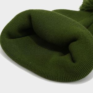 Nouveau bonnet en tricot pour femme avec pompon, couleur unie, chaud, pour l'hiver 2024 - Product Image 4