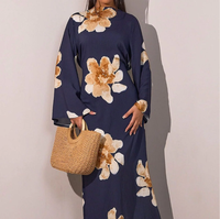 Gaun Abaya Maxi Lengan Lonceng Motif Bunga Hitam dengan Siluet A-Line yang Mengembang untuk Wanita Muslim yang Sopan, Pakaian Kasual Sehari-hari