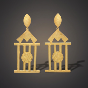 Boucles d'oreilles classiques pour enfants Jaipur Gems plaquées or 14 carats avec perle d'imitation en acier inoxydable fabriquées au Rajasthan - Product Image 2