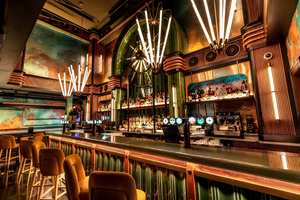 Diseño Personalizado de Bar y Cabina para Club Nocturno |   Muebles y Accesorios de Exhibición de Lujo |   Servicio Completo de Construcción e Instalación Llave en Mano - Product Image 5