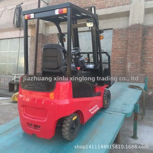 Chariot élévateur électrique CPO-20, capacité 2000 kg, mât à trois étages, pneus pleins, utilisation en intérieur, usine de fabrication - Product Image 4