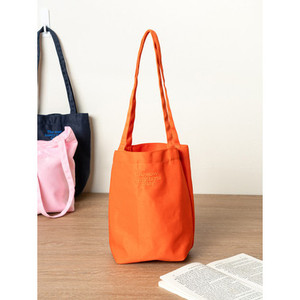 Toatbag acolchado grande Tote resistente al agua portátil cierre con cremallera forro de poliéster con decoración de letras de punto índice - Product Image 1
